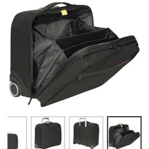 Mandarina Duck Black Work Trolley Pilot Case - great for work travellers!